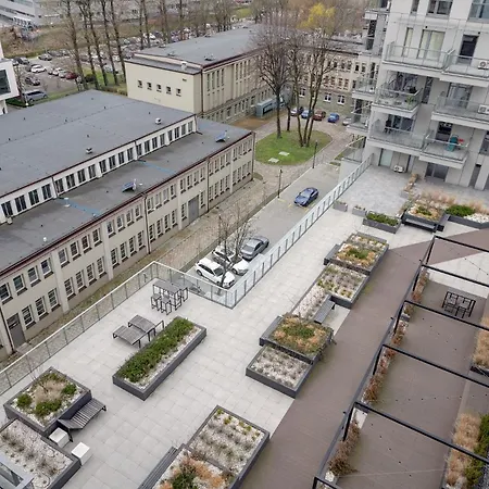 - Center - Chic And Luxury - S59 *