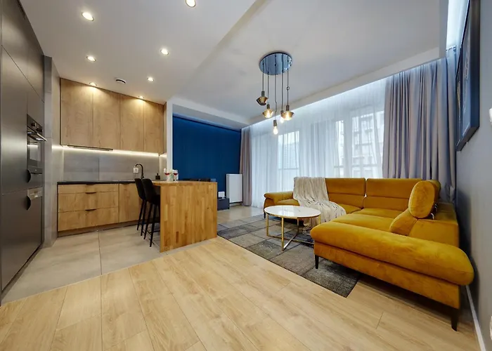 - Center - Chic And Luxury - S59